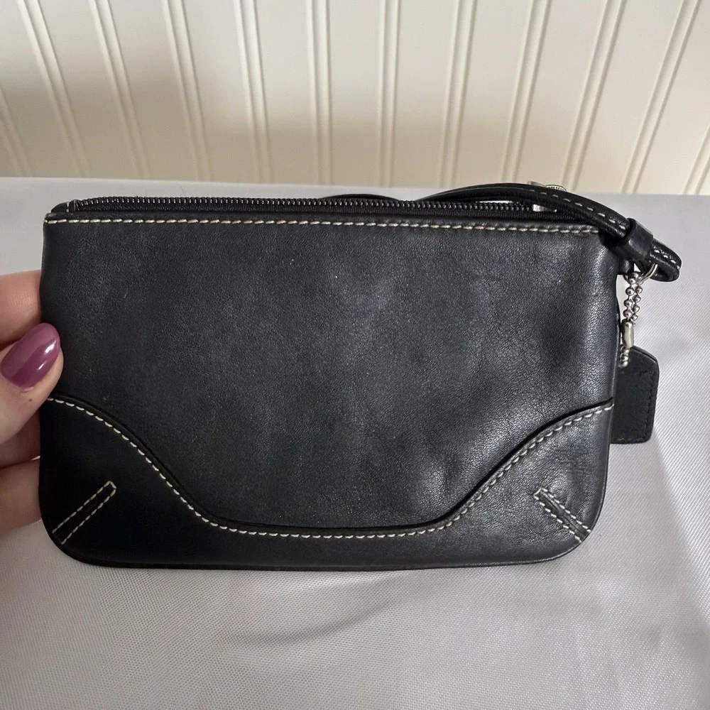 Vintage Coach Black Leather Wristlet Mini Purse Zip Top Pouch Wallet
